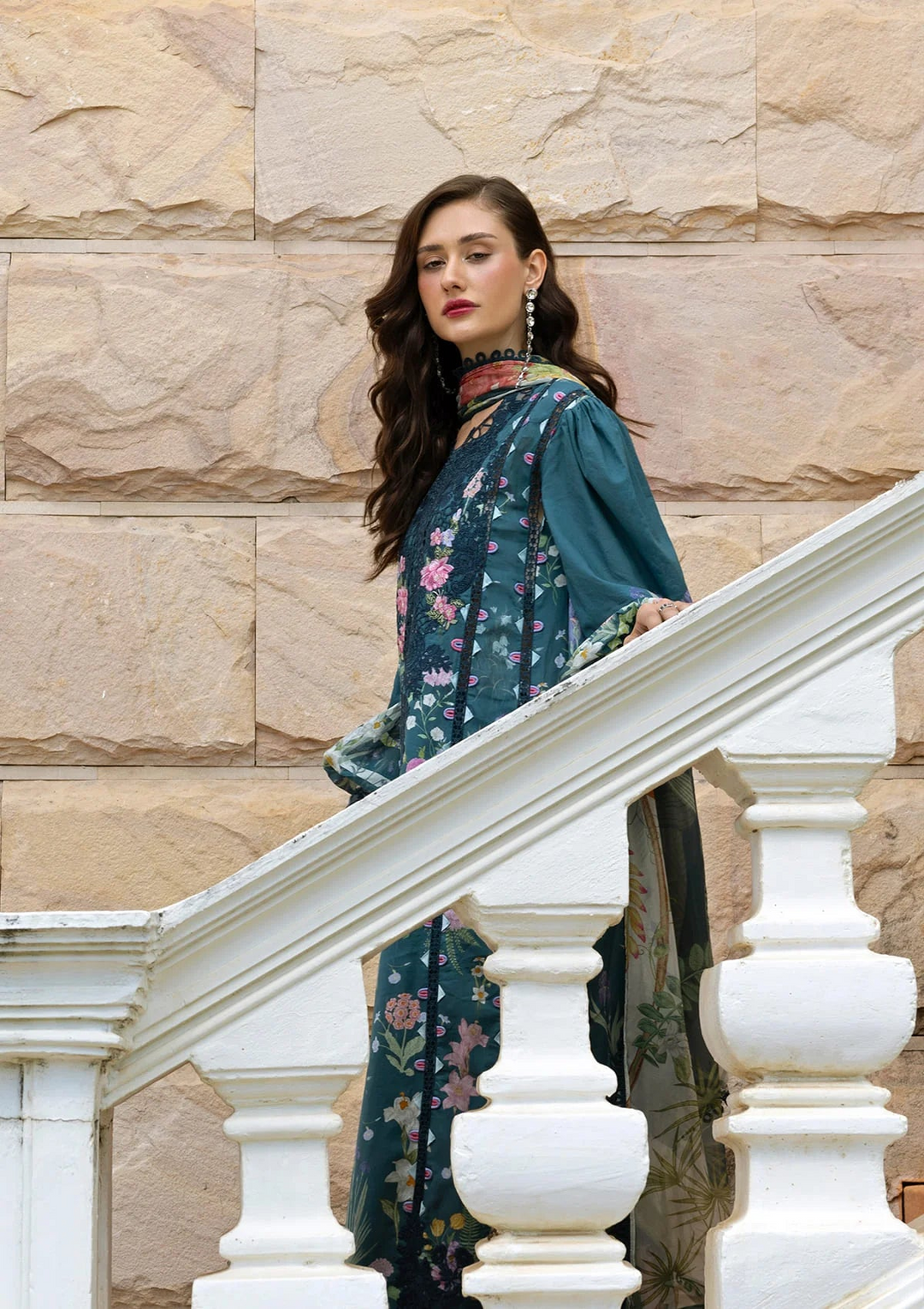 SIGNATURE - EMBROIDERED PRINTS COLLECTION