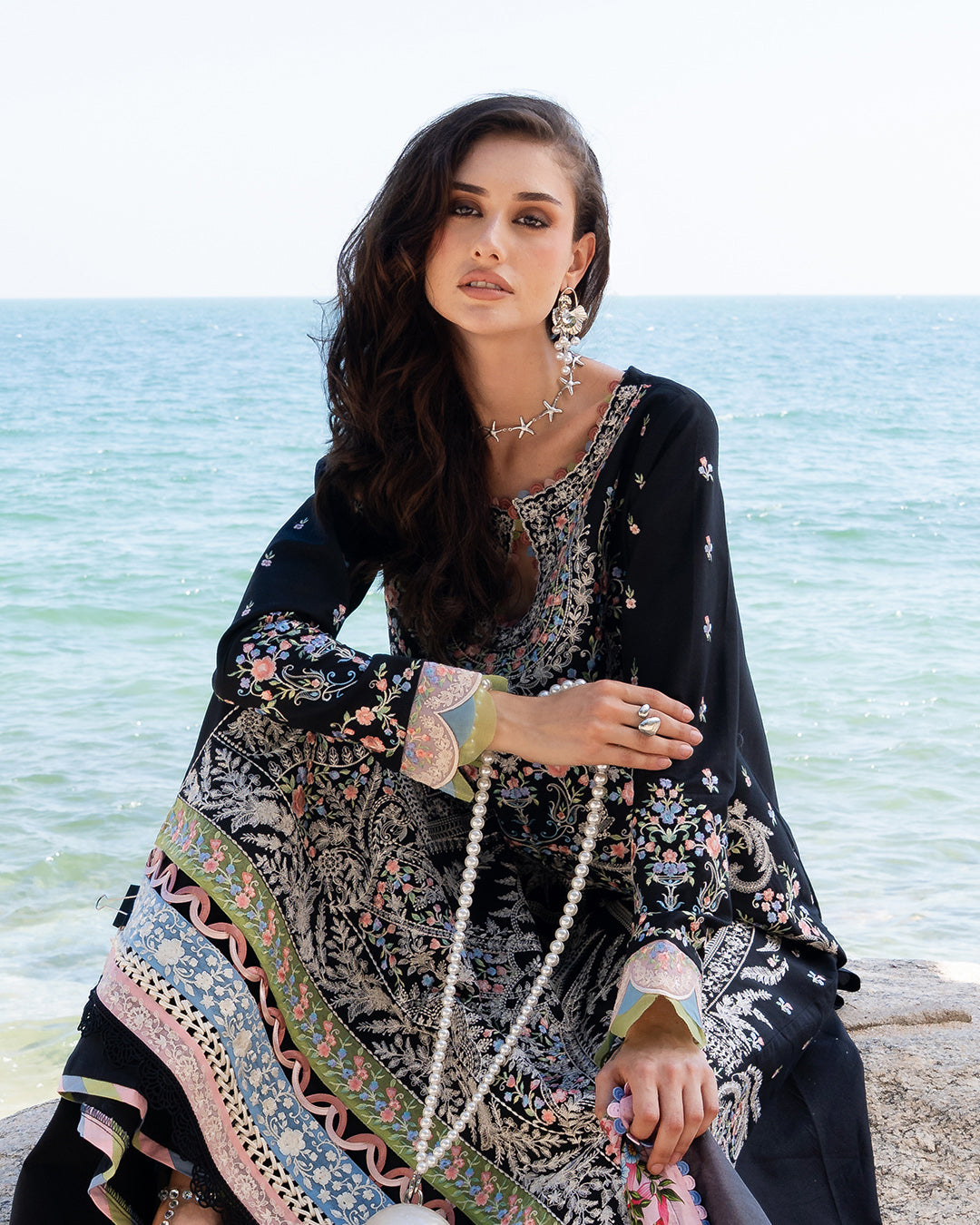 3Pc Lawn Embroidered Suit
