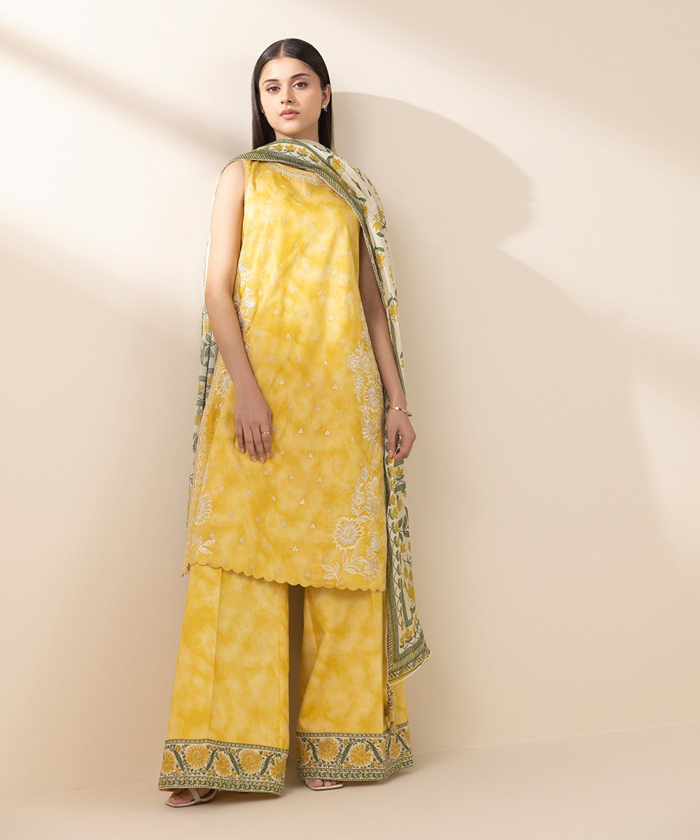 3 PIECE EMBROIDERED LAWN SUIT
