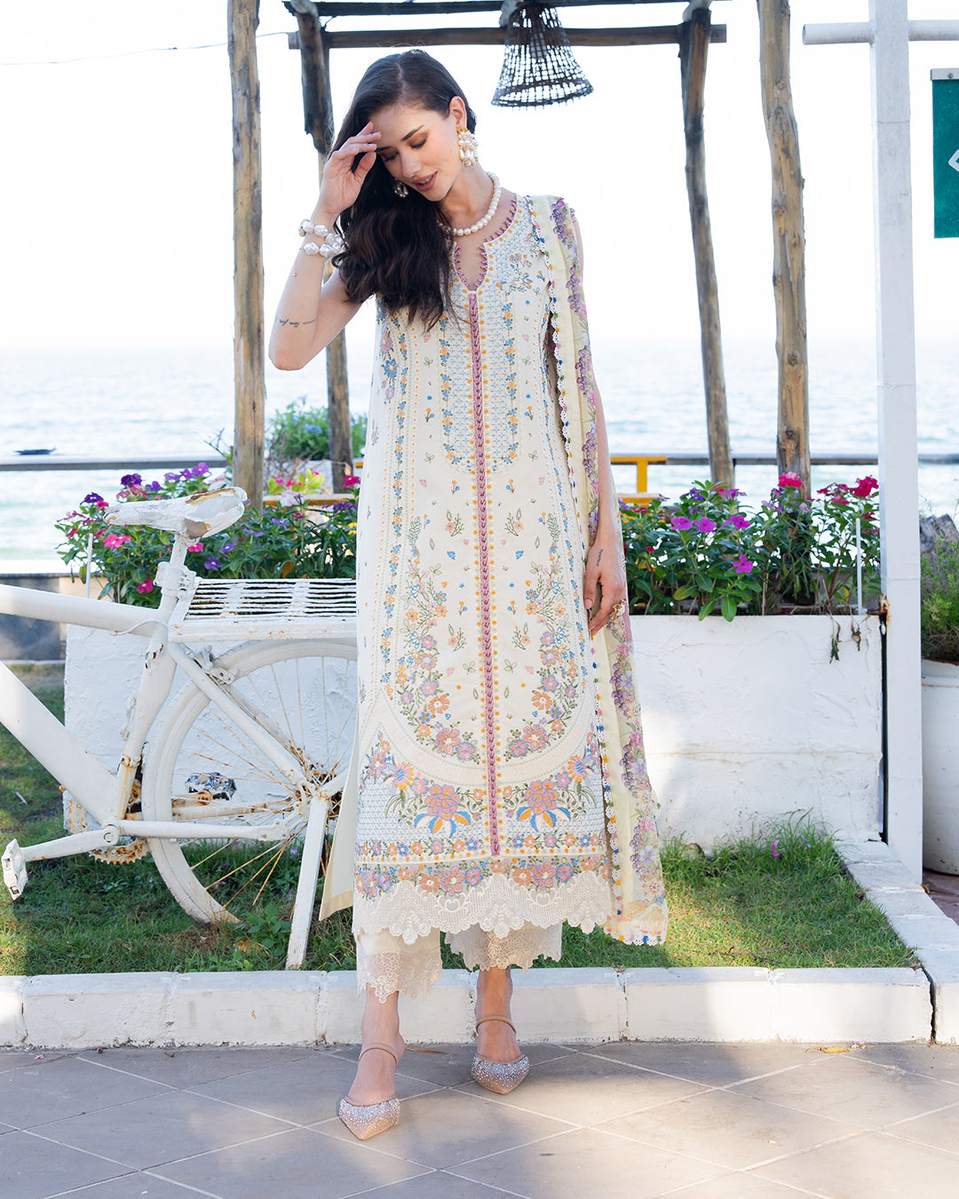 3Pc Lawn Embroidered Suit
