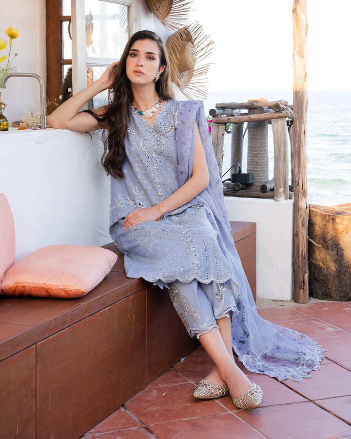 3Pc Lawn Embroidered Suit