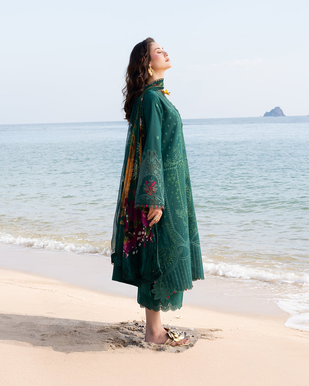 3Pc Lawn Embroidered Suit