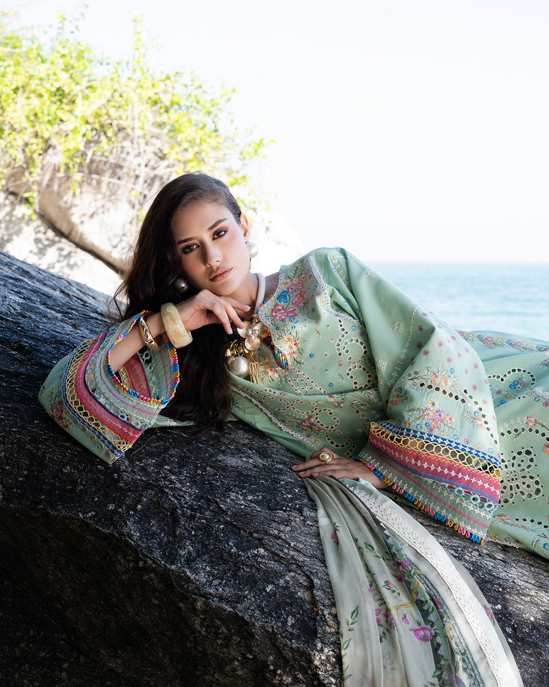 3Pc Lawn Embroidered Suit