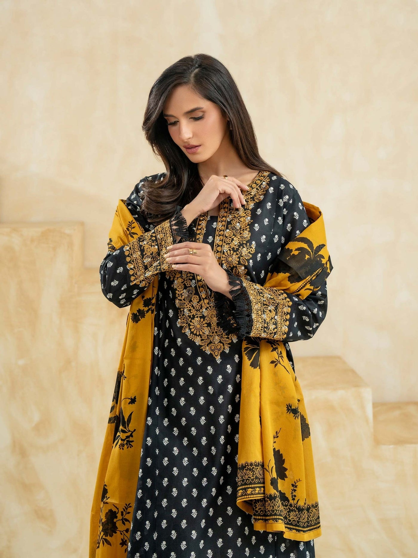 3 Piece Lawn Suit-Embroidered (Pret)