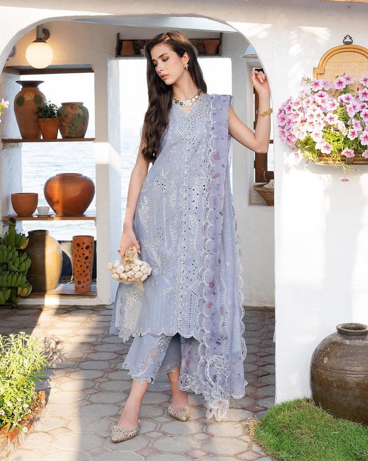 3Pc Lawn Embroidered Suit