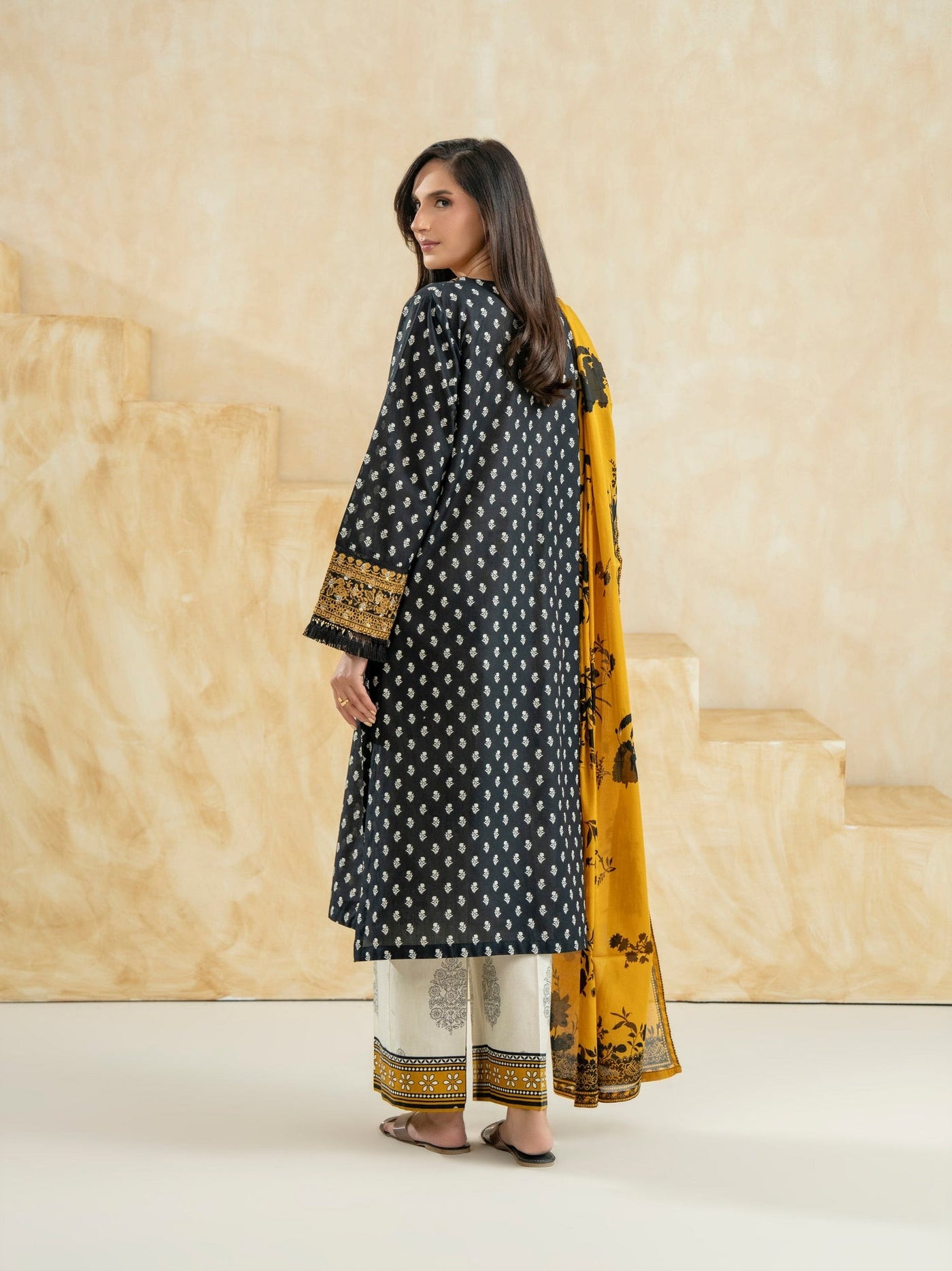 3 Piece Lawn Suit-Embroidered (Pret)