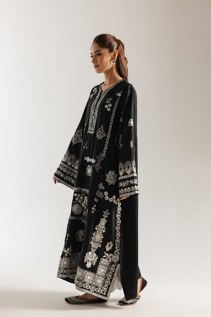 EMBROIDERED SUIT