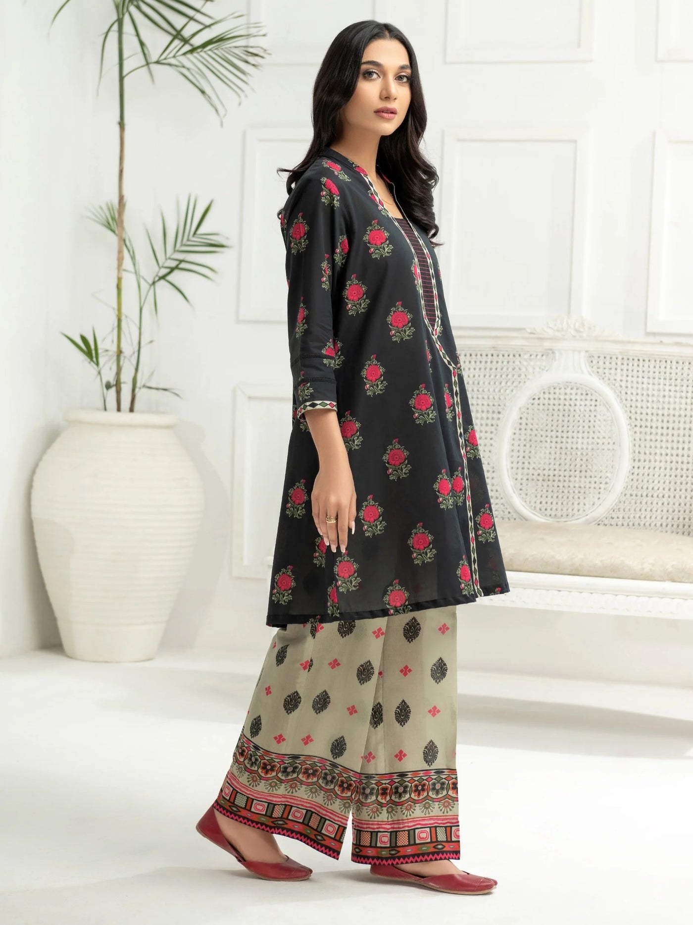 LIMELIGHT UNSTITCHED PRINTED LAWN