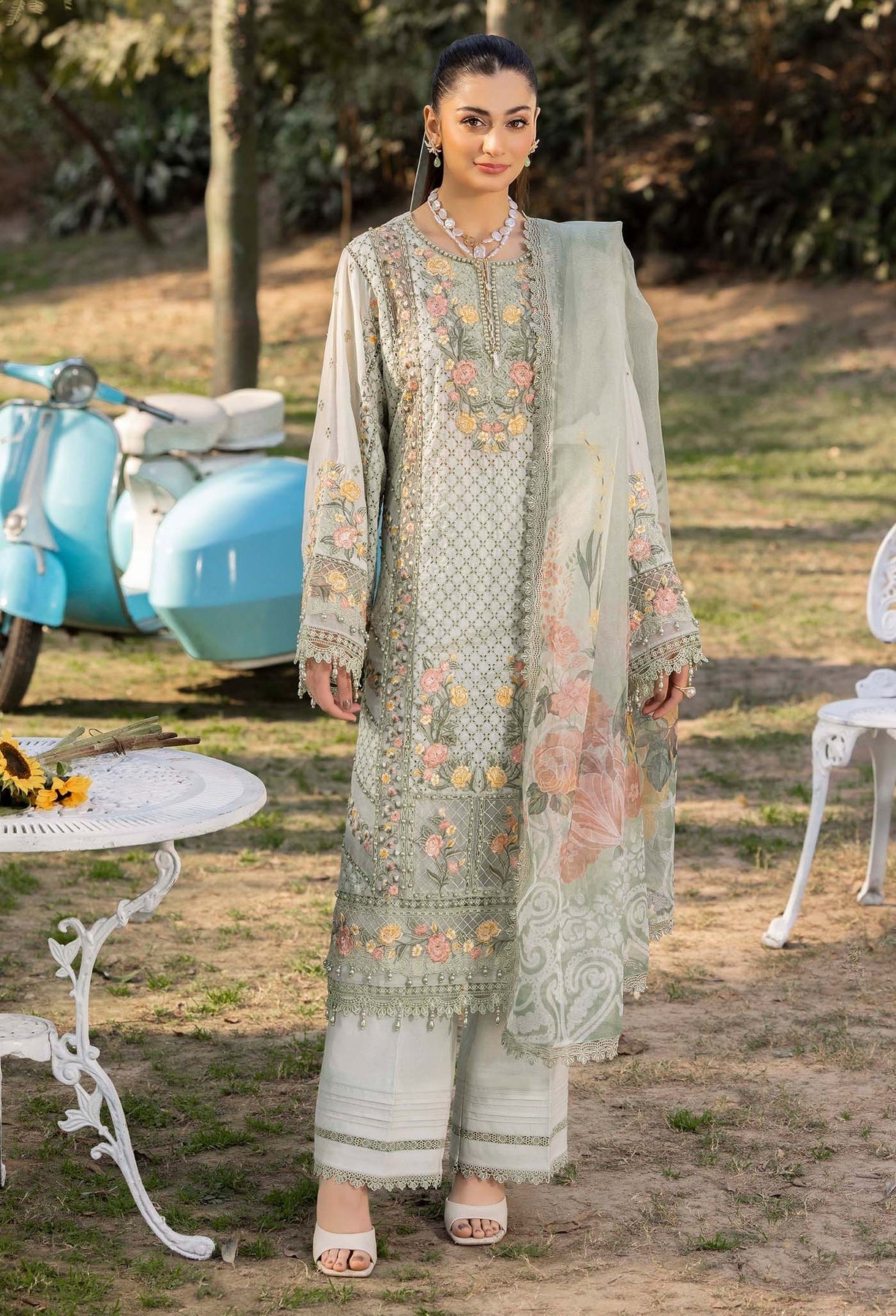 Gull Rukh Lawn