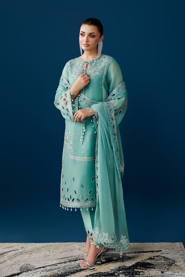 DUA Embroidered Chiﬀon Suit