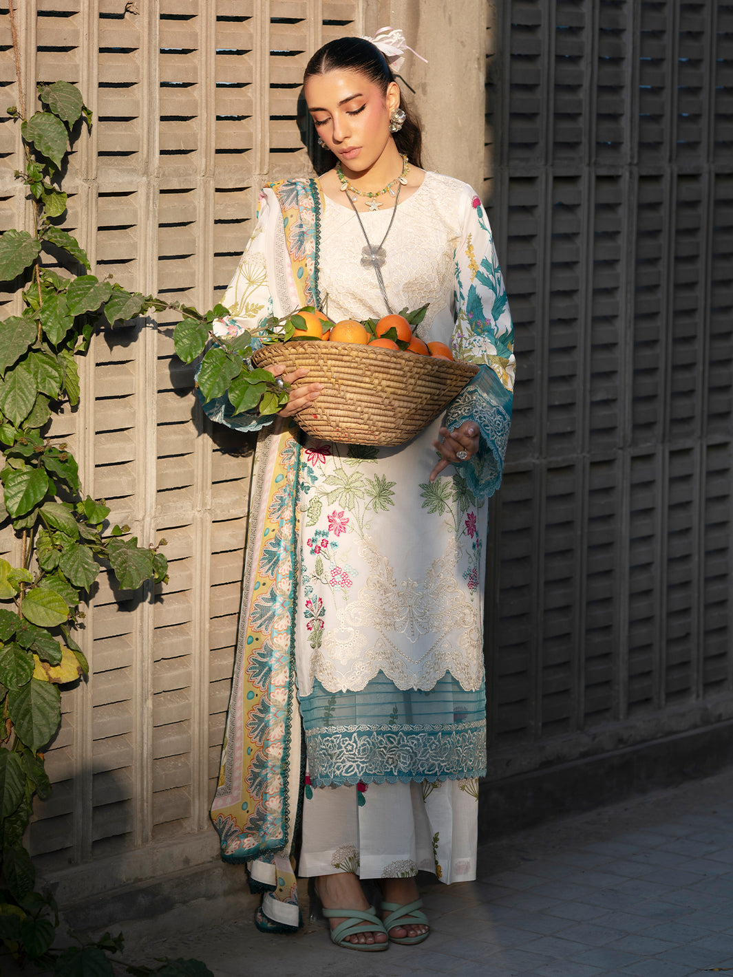 Broadway Luxury 3 PC Lawn