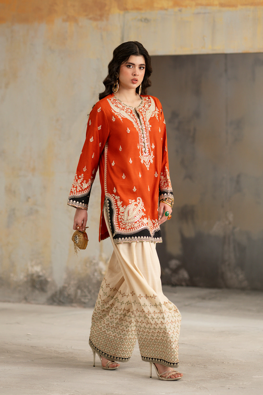 EMBROIDERED SUIT