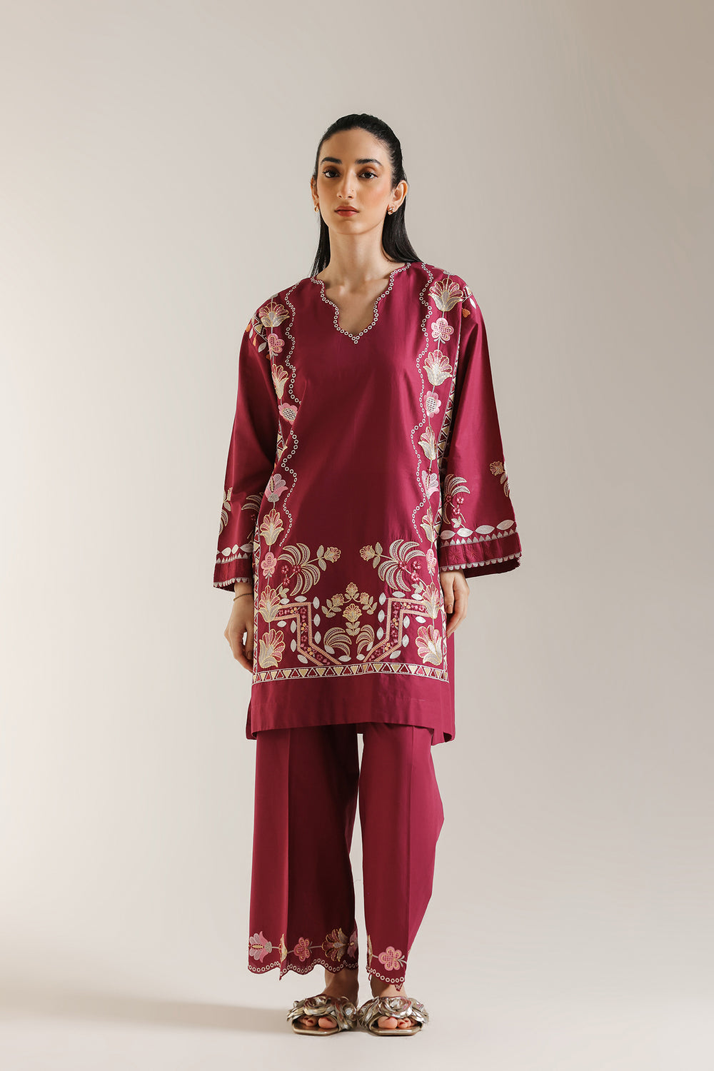 EMBROIDERED SUIT