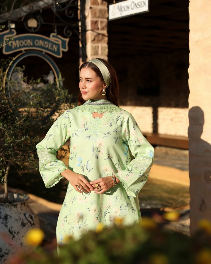 Ayleen Summer Lawn