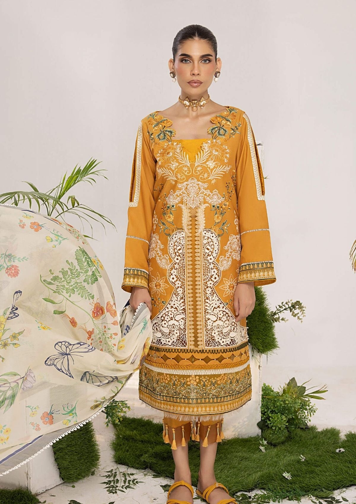 Asifa & Nabeel Aleyna Embroidered Lawn ALV-12