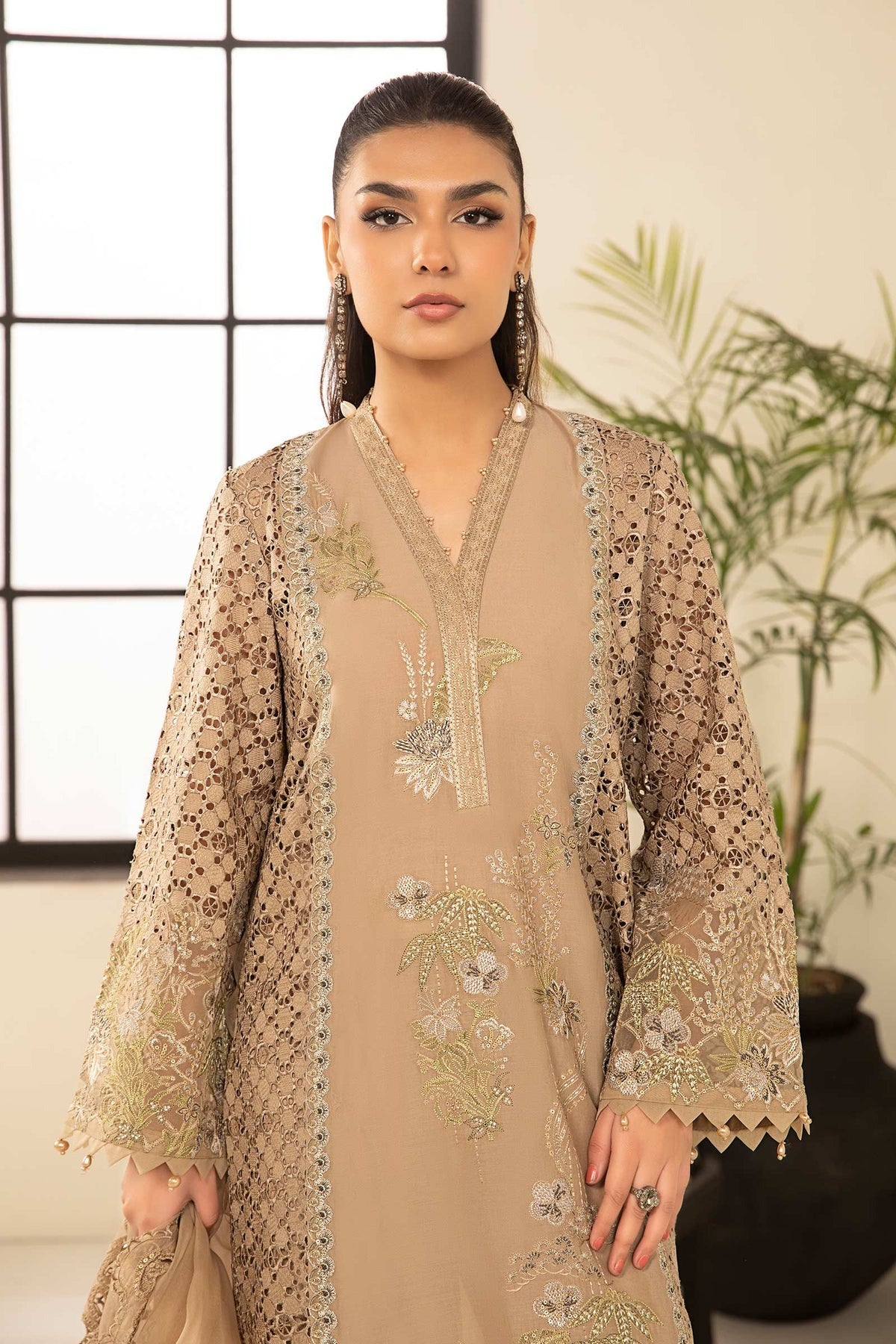 MARIA.B LUXURY PRET  Embroidered Lawn Suit