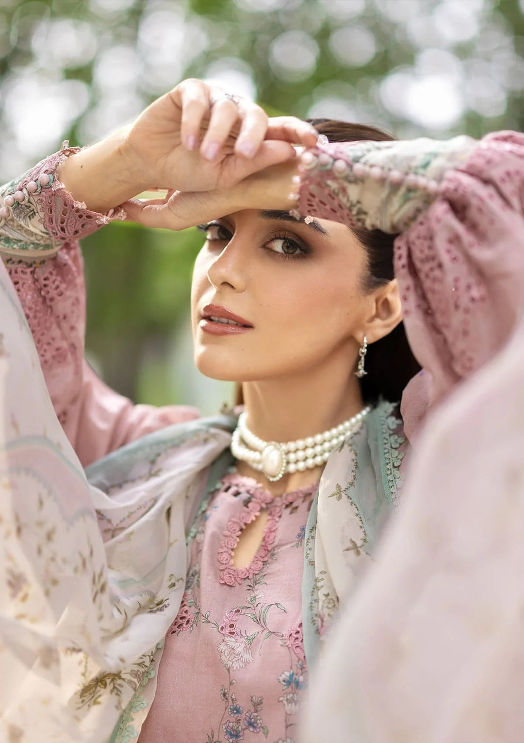 CHIKANKARI PRINTS WITH CHIFFON DUPATTA
