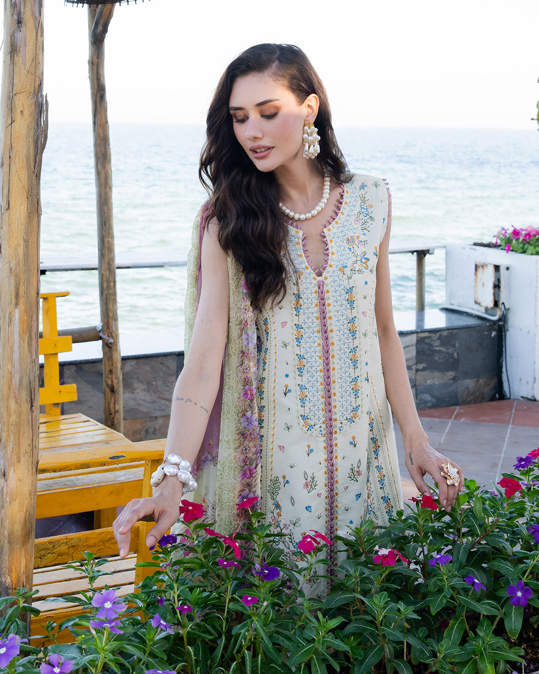 3Pc Lawn Embroidered Suit