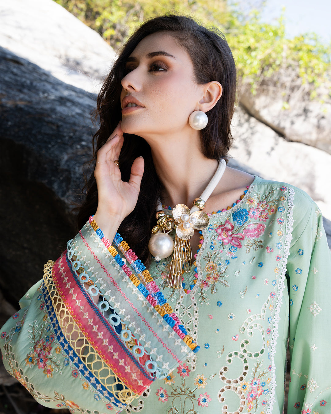 3Pc Lawn Embroidered Suit