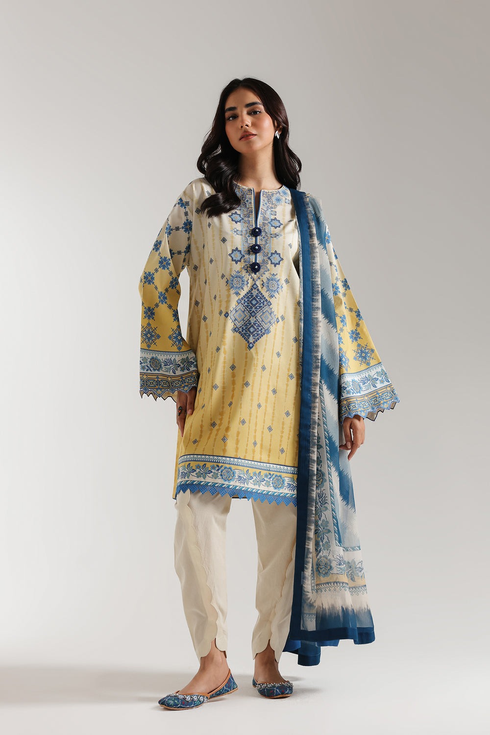 EMBROIDERED SUIT