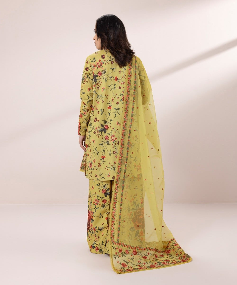 SAPPHIRE 3 PIECE EMBROIDERED LAWN SUIT (U3PESG24V220)