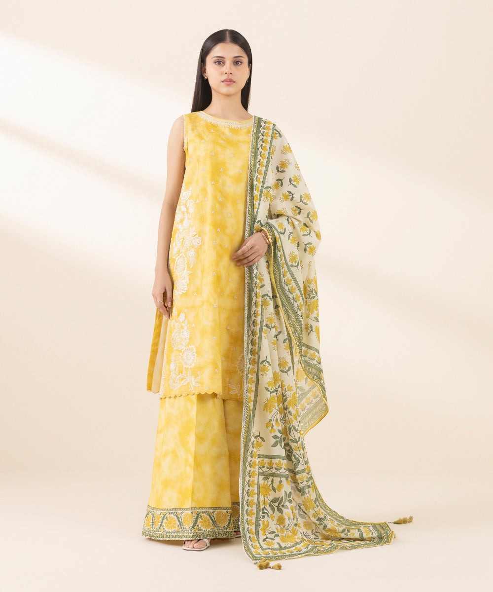 3 PIECE EMBROIDERED LAWN SUIT