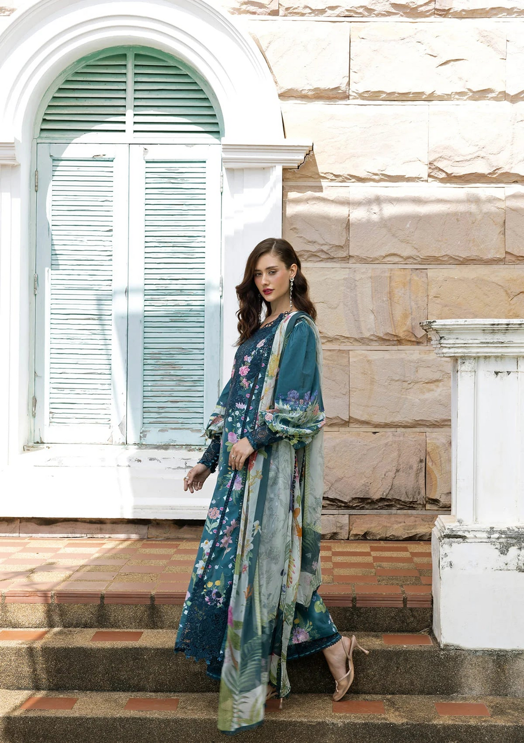 SIGNATURE - EMBROIDERED PRINTS COLLECTION