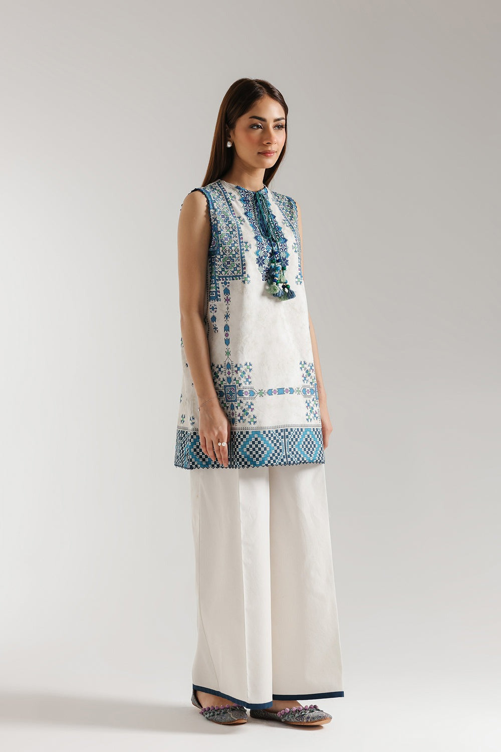 EMBROIDERED SUIT