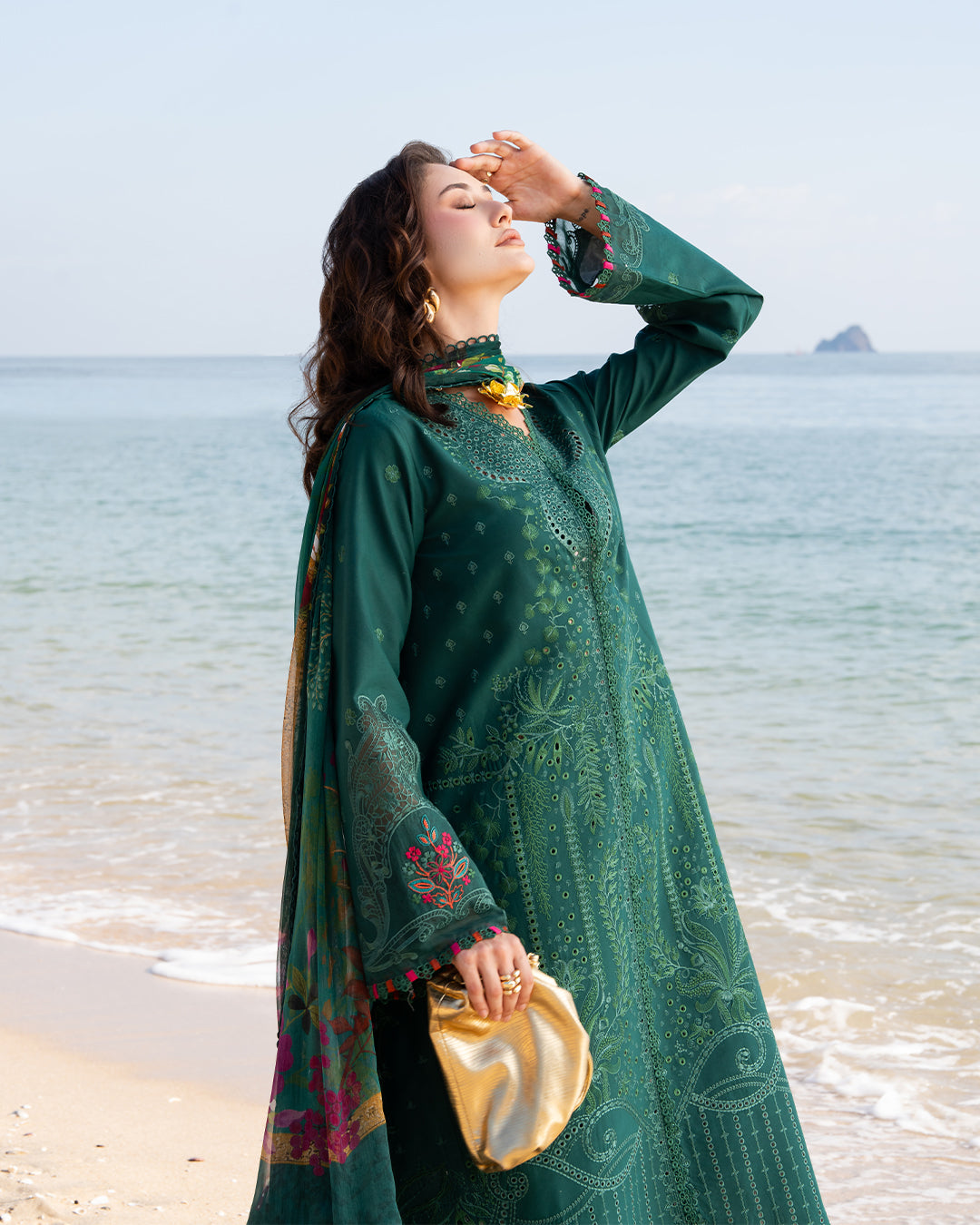 3Pc Lawn Embroidered Suit