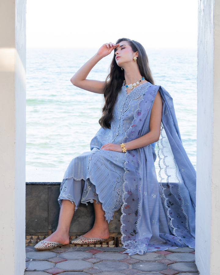 3Pc Lawn Embroidered Suit