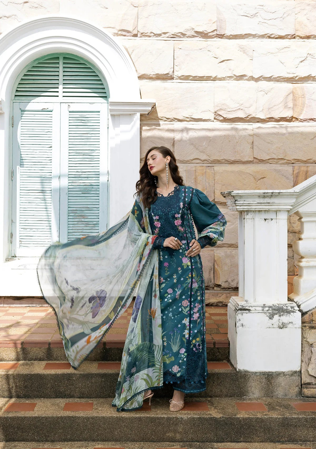 SIGNATURE - EMBROIDERED PRINTS COLLECTION