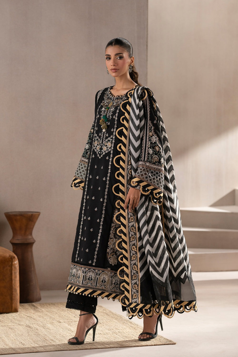 EMBROIDERED SUIT