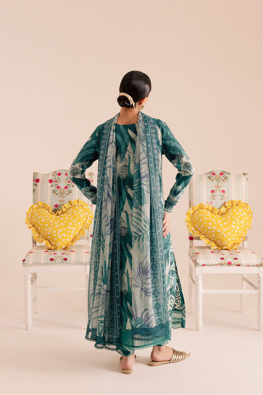 Embroidered lawn 3pc