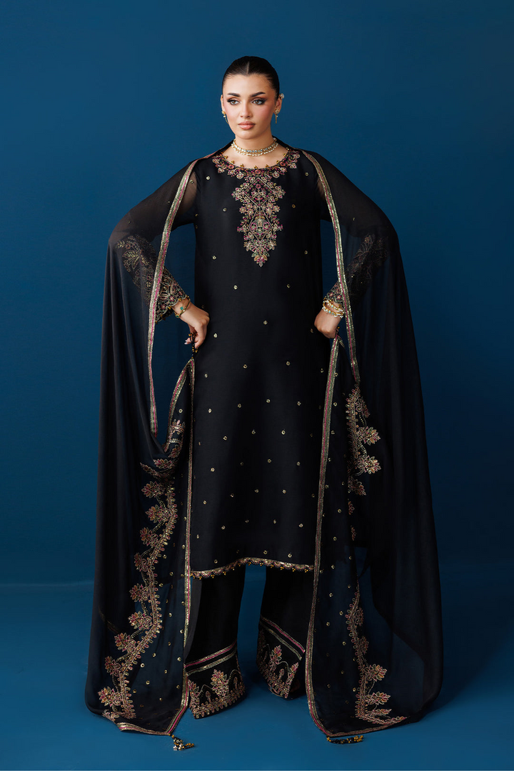 DUA Embroidered Chiﬀon Suit