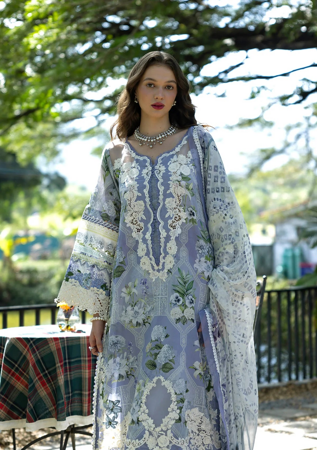 SIGNATURE - EMBROIDERED PRINTS COLLECTION