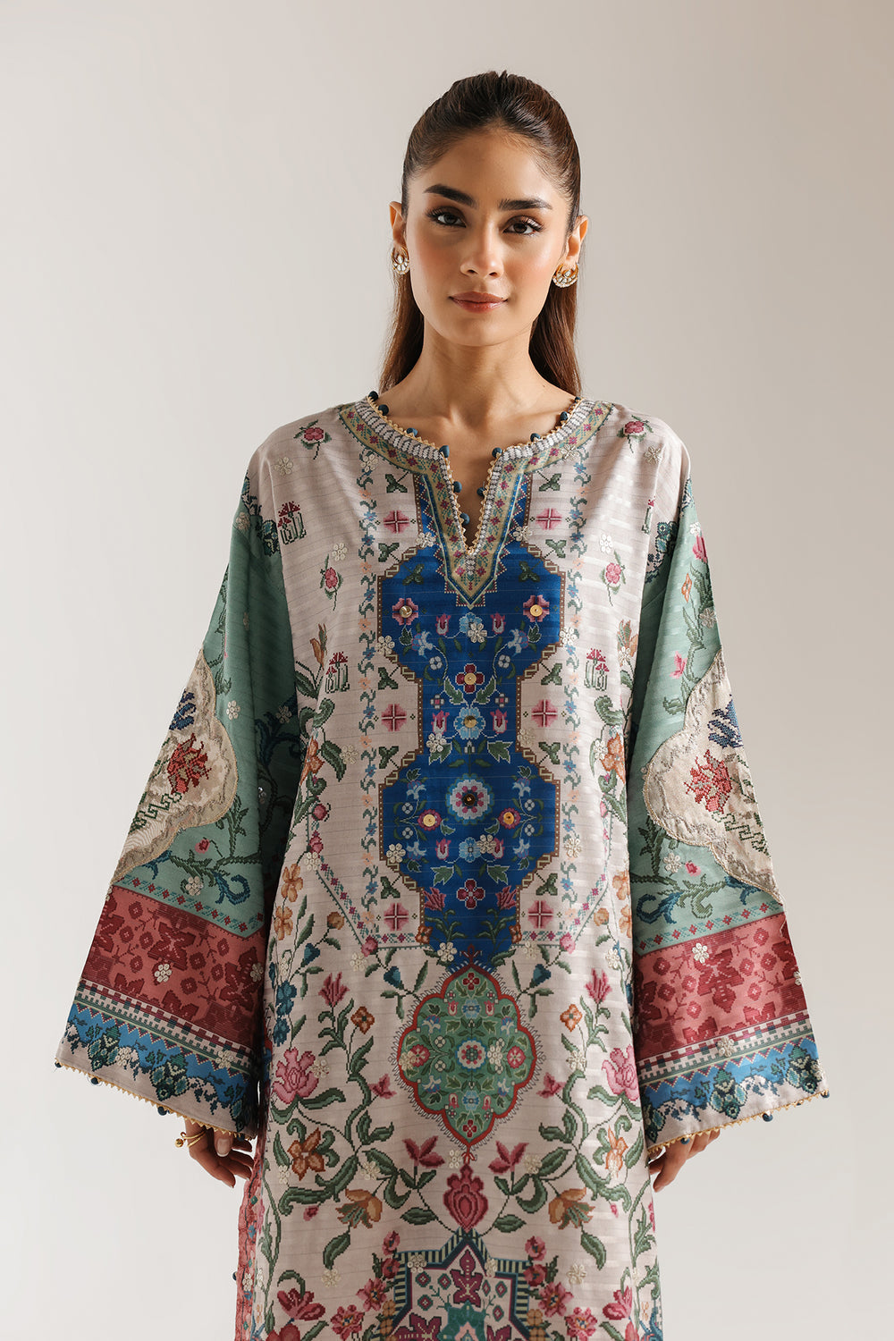 EMBROIDERED SUIT