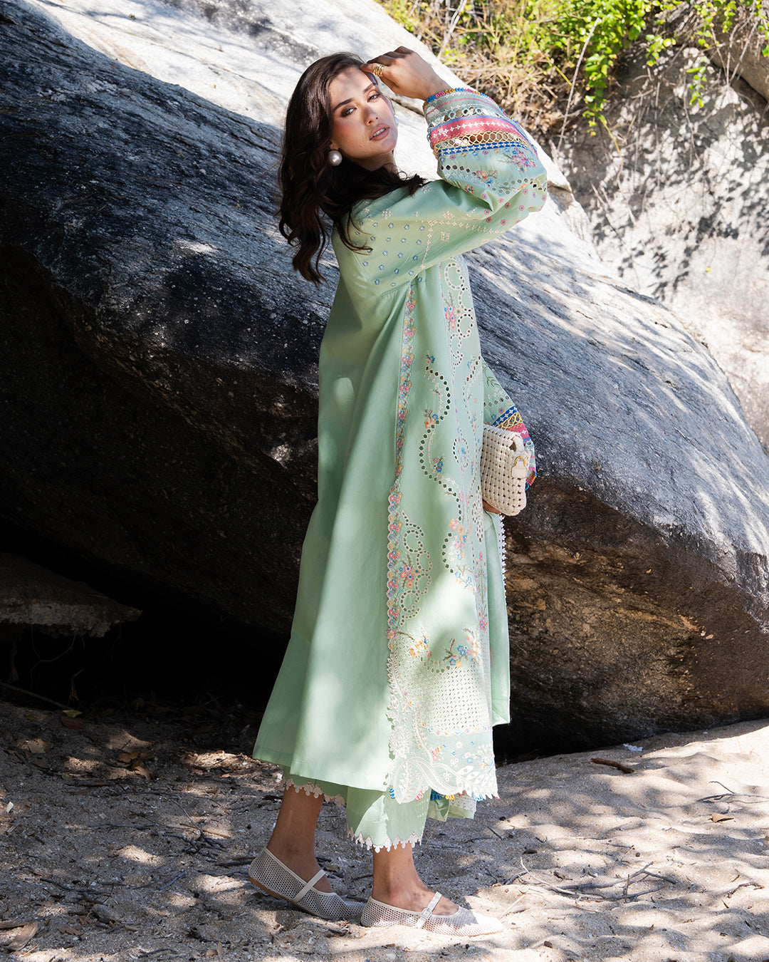 3Pc Lawn Embroidered Suit