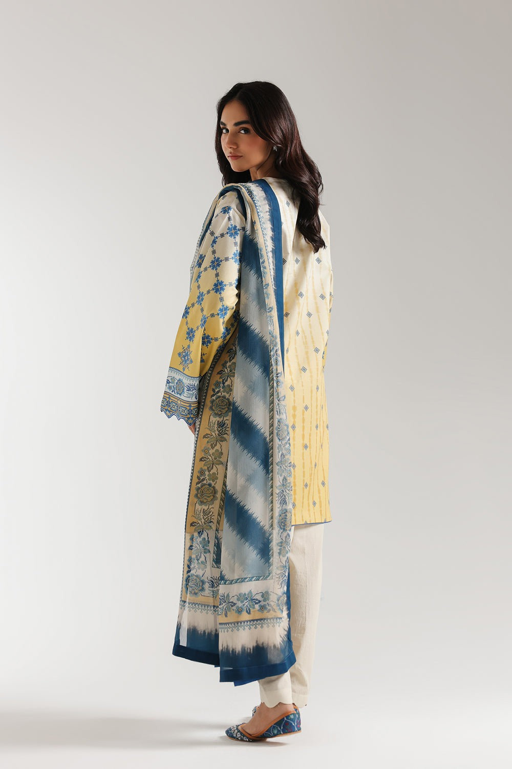 EMBROIDERED SUIT