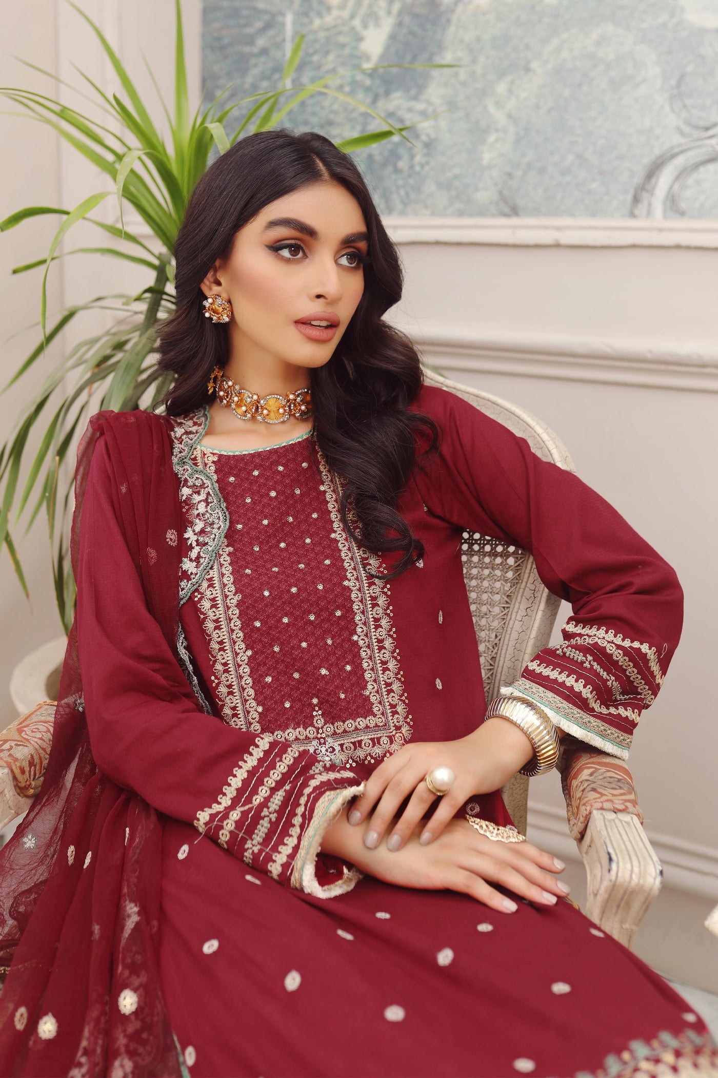 LAKHANY Unstitched Embroidered Lawn SG-5016