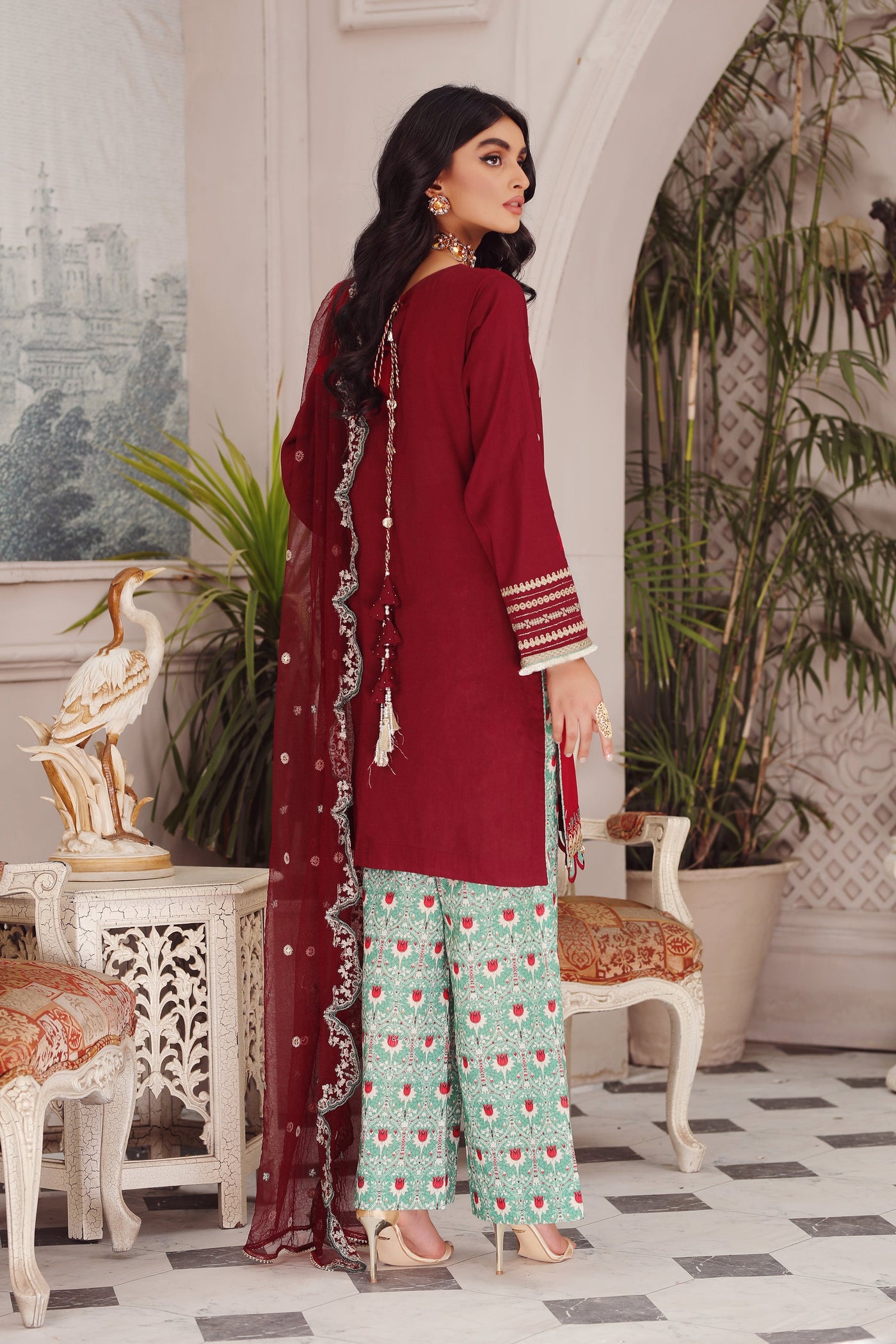 LAKHANY Unstitched Embroidered Lawn SG-5016