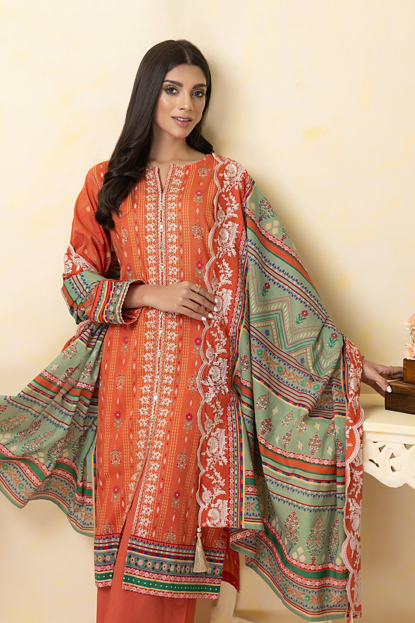 LAKHANY Unstitched Embroidered Lawn EA-0406