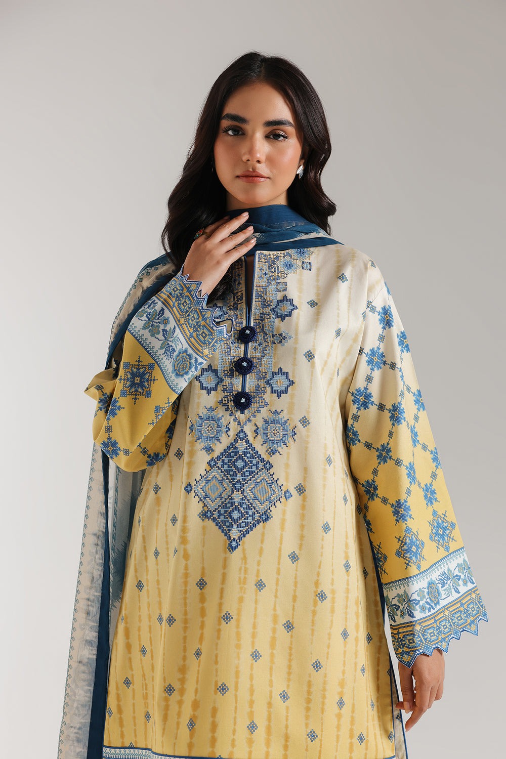 EMBROIDERED SUIT