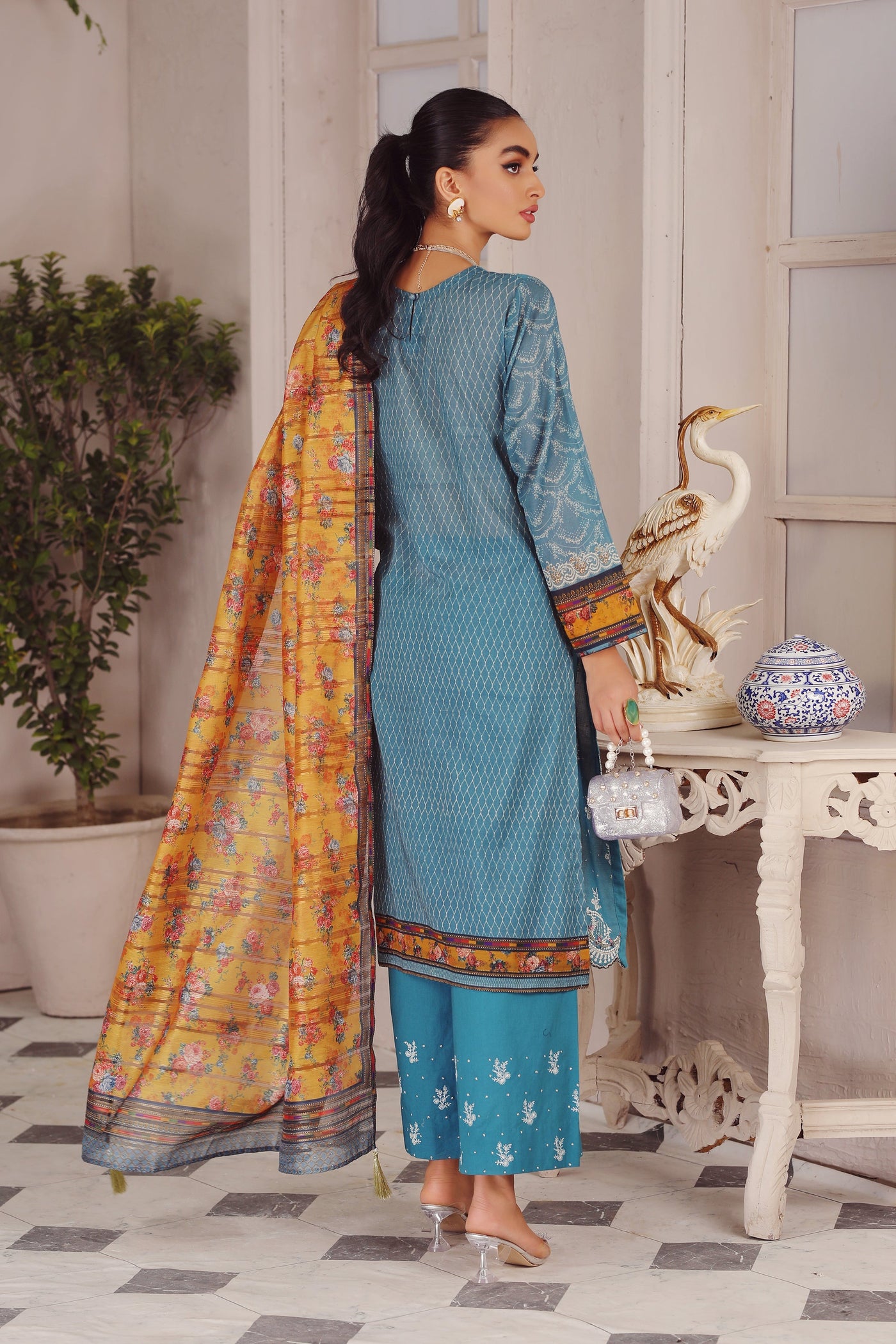 LAKHANY Unstitched Embroidered Lawn SG-5021