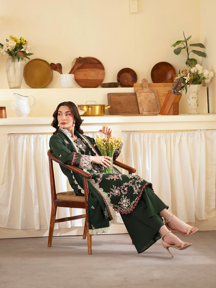 Ember 3 PC Lawn &