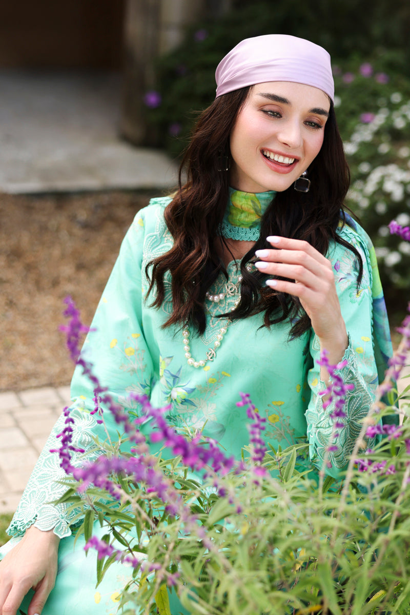 Lifestyle Summer Lawn