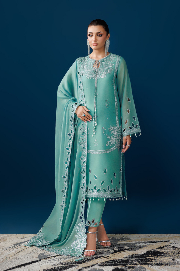 DUA Embroidered Chiﬀon Suit
