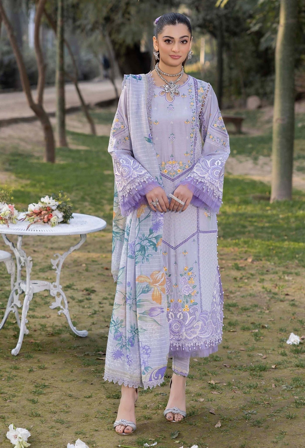 Gull Rukh Lawn