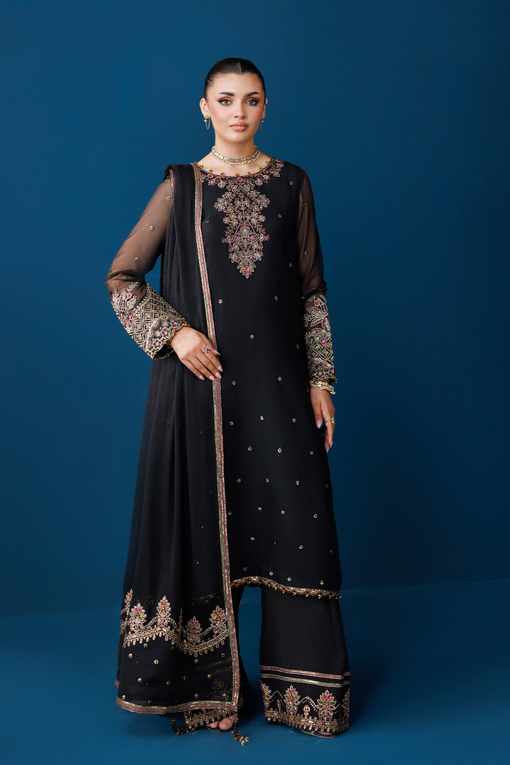 DUA Embroidered Chiﬀon Suit