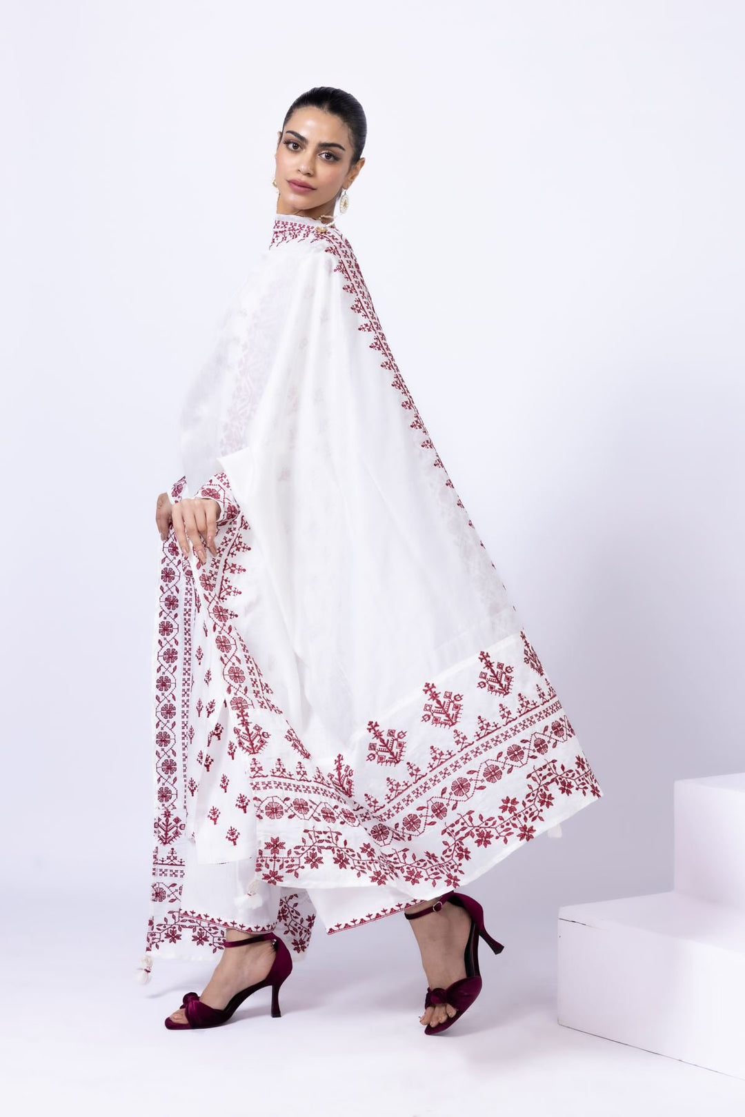Embroidered Raw Silk Kurta With Cotton Net Dupatta