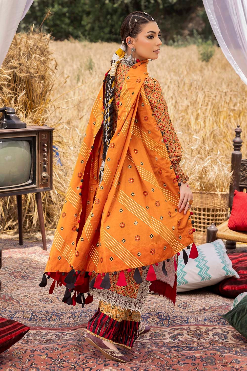 3 Piece Unstitched Embroidered Gold Printed Lawn